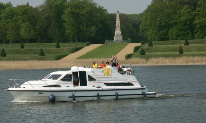 Hausboot mieten Europa 600 mit 3 Kabinen