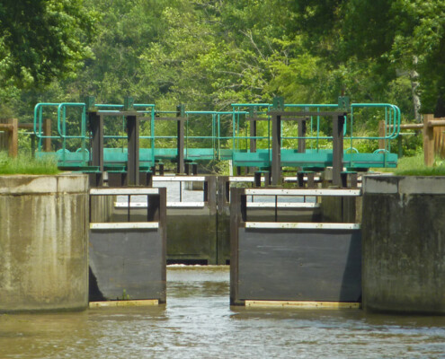 Hausboot Schleuse manuell, Loisy, Seille, Frankreich