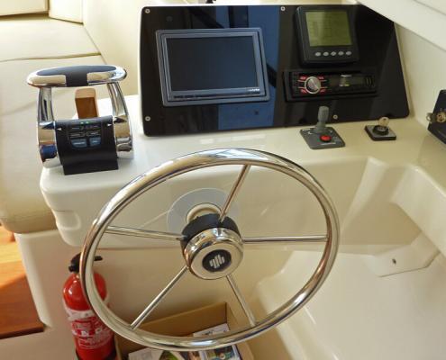 Hausboot Vision Steuerstand innen