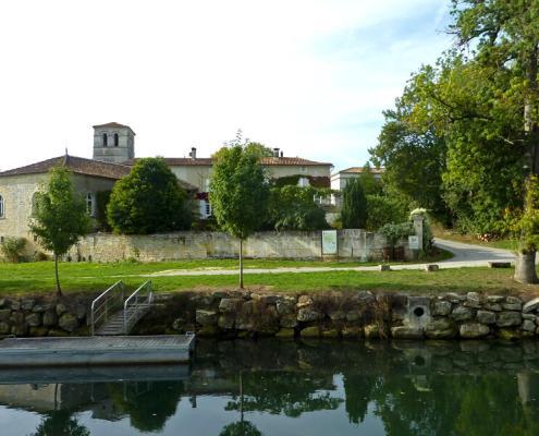 Hausboot Charente Anlegestelle