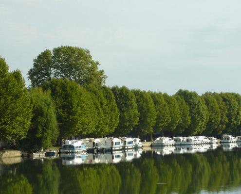 Hausboot Hafen in Jarnac