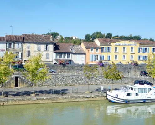 Die Anlegestell von Condom auf der Baise Hausboot Aquitaine