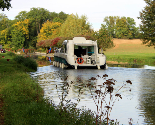 Hausboot Nicols Octo auf dem Canal-de-Bourgogne