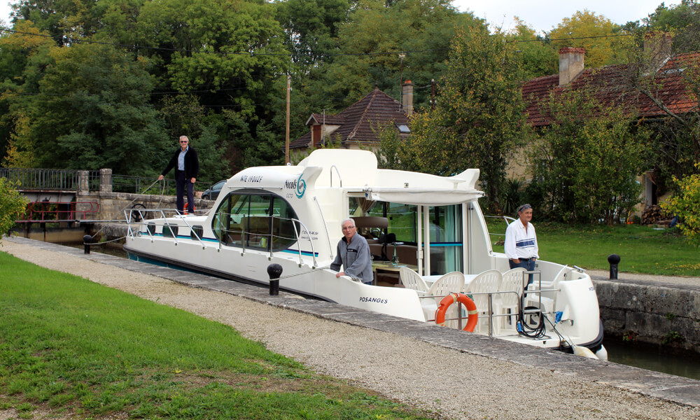 Schleuse auf dem Canal de Bourgogne