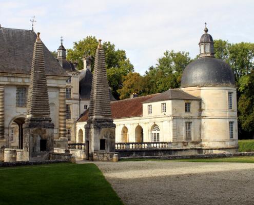 Chateau Tanlay am Canal de Bourgogne