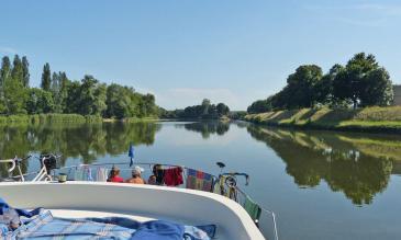 Hausbooturlaub im Burgund Loire