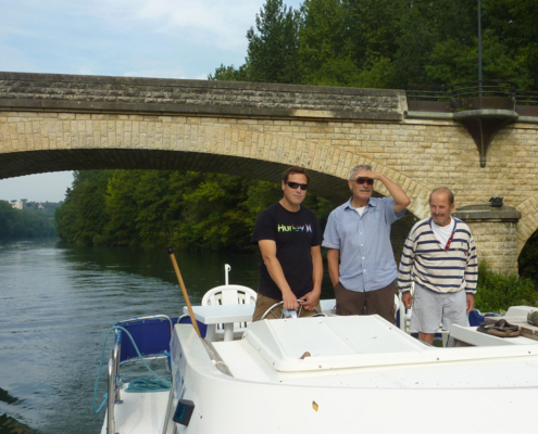 Hausboot Charente erste Brücke