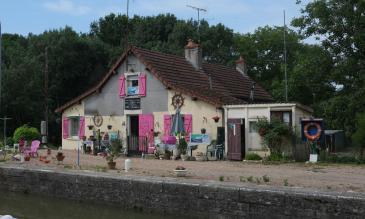 Hausbooturlaub Burgund, Canal lateral à la Loire