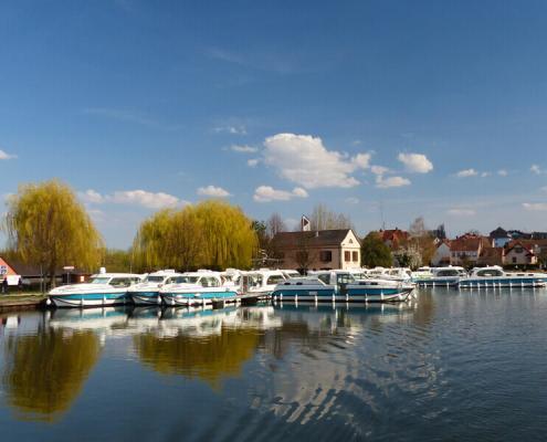 Hausboot Hafen in Saverne Elsass