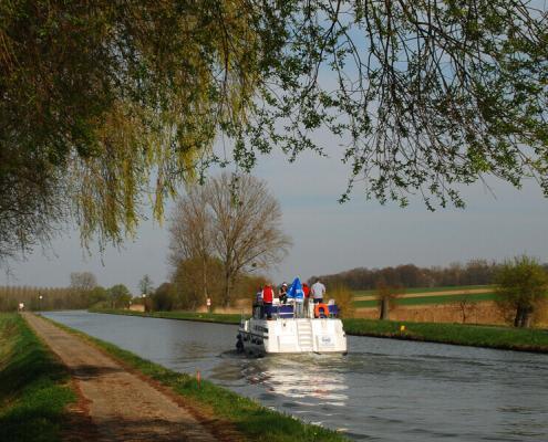 Hausboot auf dem Rhein-Marne-Kanal im Elsass