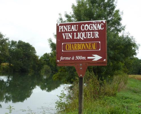 Hausboot Charente Reisebericht Schild zu einer Pineau Kellerei