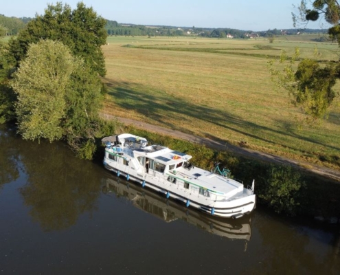 Wildes Anlegen in der Natur auf der Saône