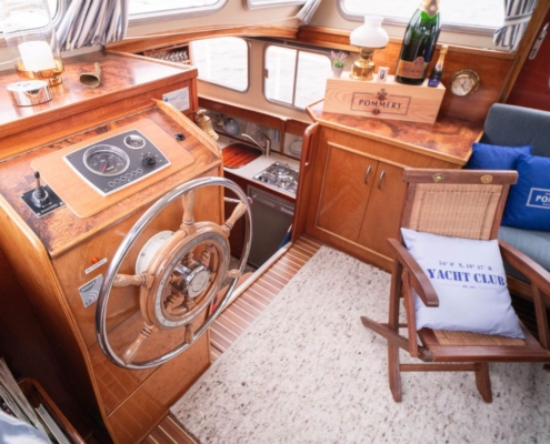 Steuerstand der Nana