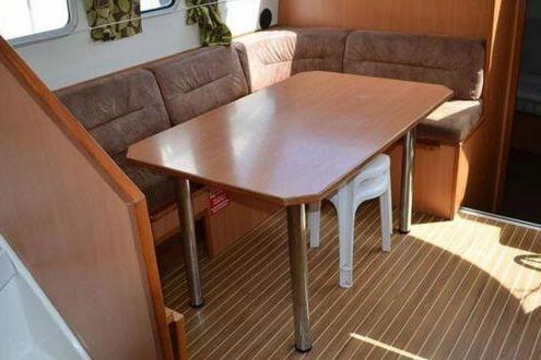 Hausboot Tarpon 32 Tisch