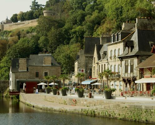 Bretagne mit dem Hausboot Hafenstraße in Dinan