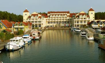 Hafendorf Rheinsberg Hafen Hofel und Restaurant