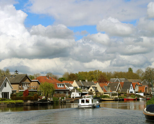 Mit dem Hausboot unterwegs in Richtung Loosdrecht Holland